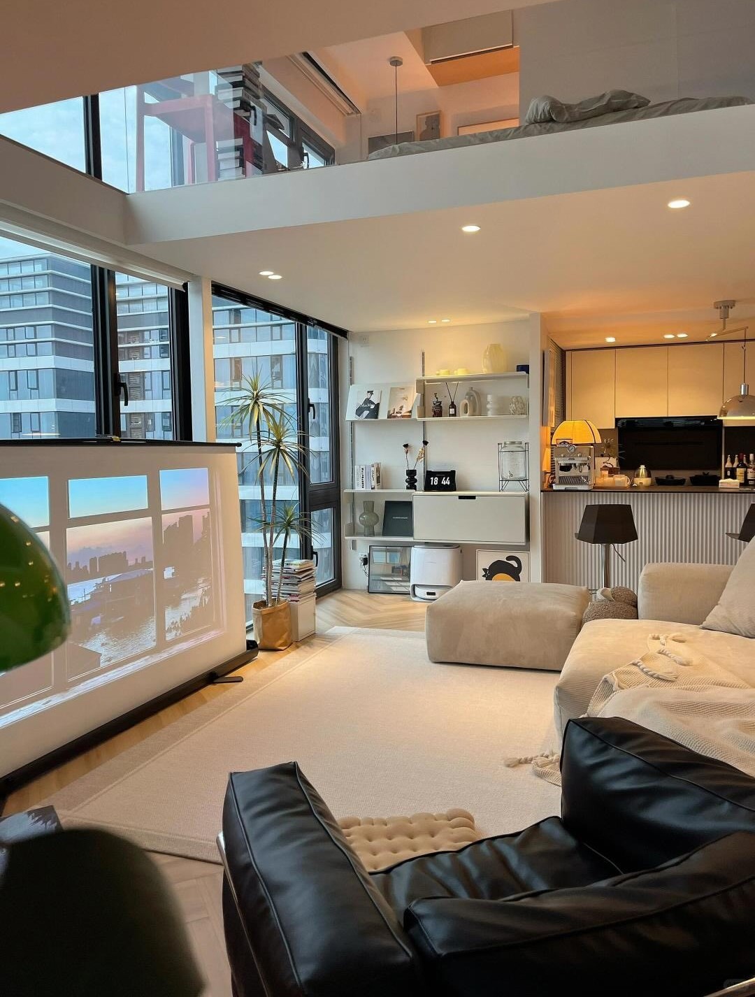 SIÊU HIẾM !!! BÁN CĂN HỘ CAO CẤP - TẦNG CAO VINHOMES METROPOLIS 110M2 - LÔ GÓC - VIEW KHÁCH SẠN ĐẸP - NỘI THẤT SỊN